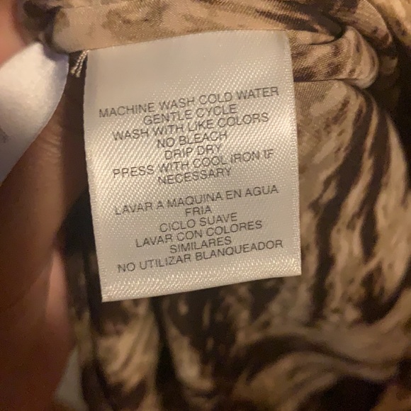 JONES NEW YORK SIGNATURE ANIMAL PRINT BLOUSE (M) - Picture 8 of 9